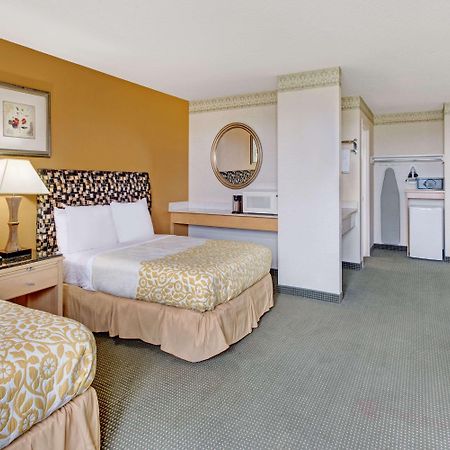 Days Hotel By Wyndham Methuen Ma Conference Center Екстериор снимка