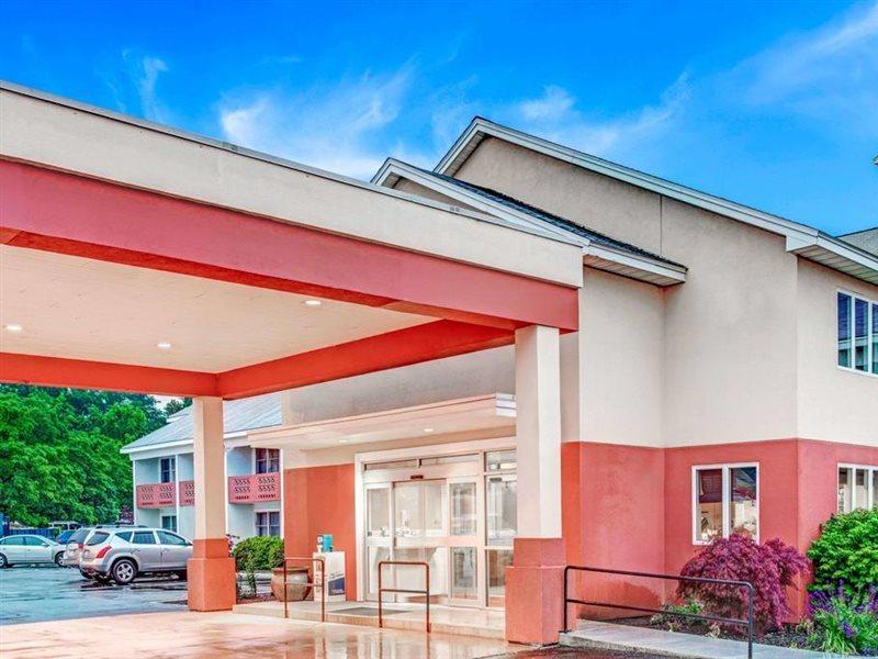 Days Hotel By Wyndham Methuen Ma Conference Center Екстериор снимка