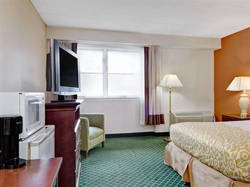 Days Hotel By Wyndham Methuen Ma Conference Center Екстериор снимка