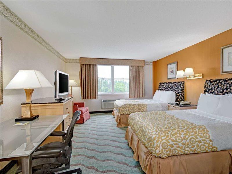 Days Hotel By Wyndham Methuen Ma Conference Center Екстериор снимка