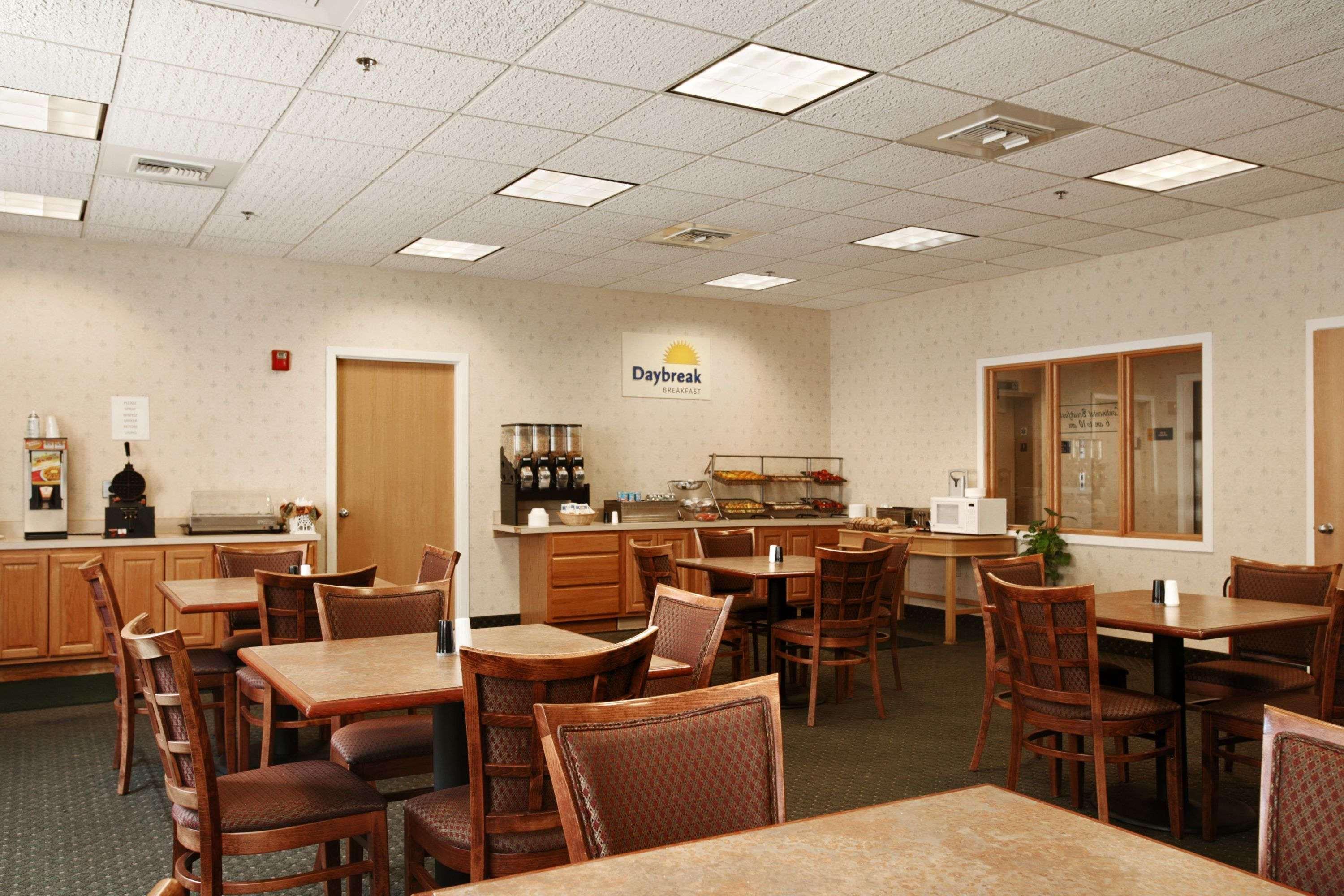 Days Hotel By Wyndham Methuen Ma Conference Center Екстериор снимка