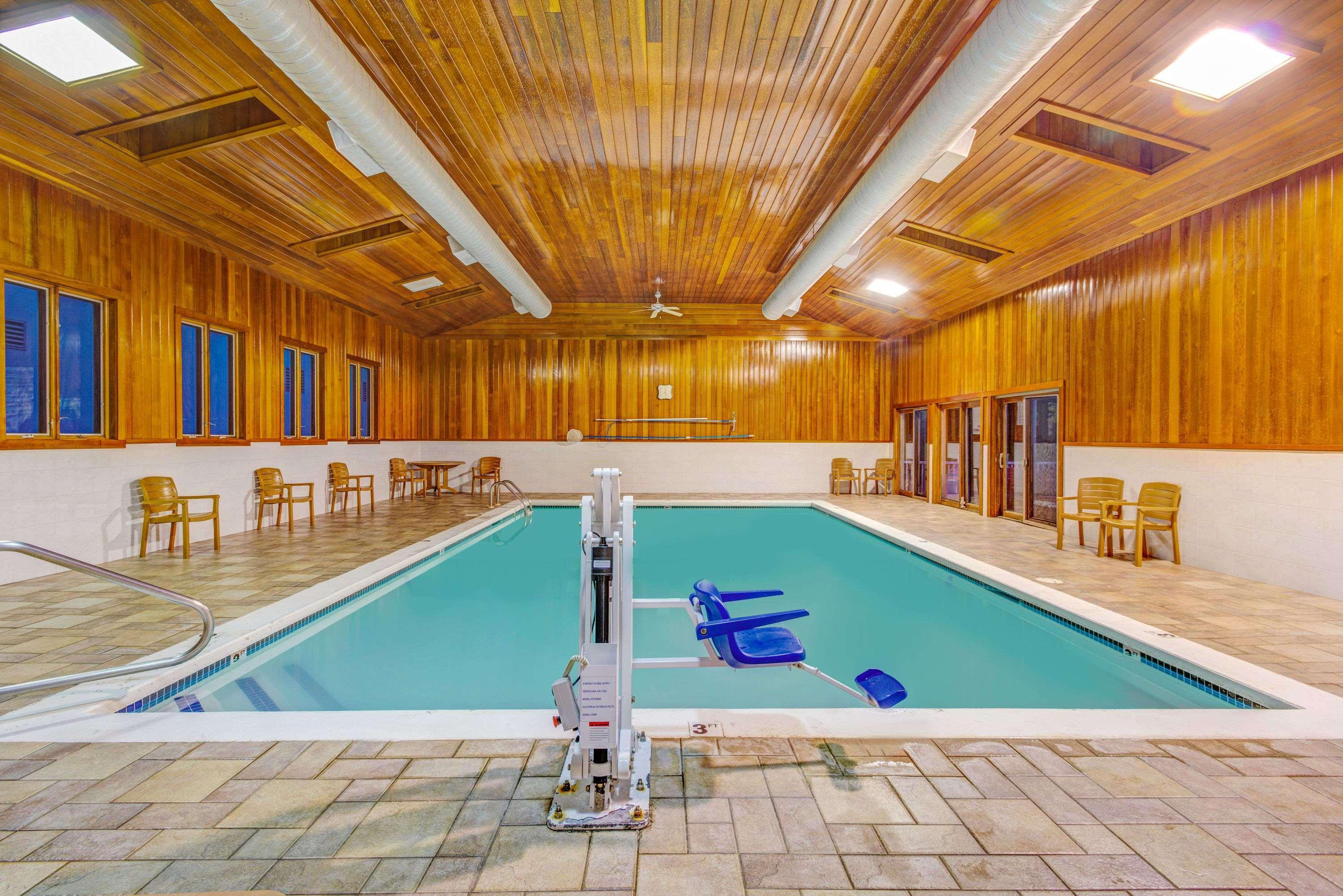 Days Hotel By Wyndham Methuen Ma Conference Center Екстериор снимка