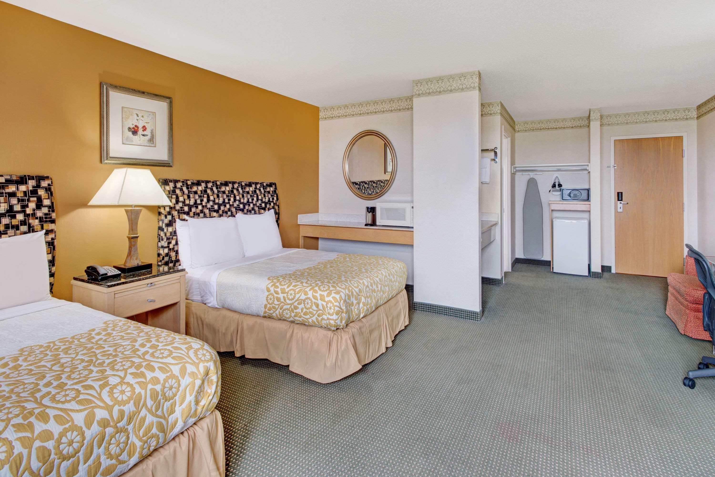 Days Hotel By Wyndham Methuen Ma Conference Center Екстериор снимка